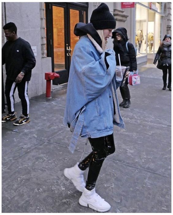 Stílusiskola: így viselj kora tavasszal farmerdzsekiket -  -  - divat, farmerdzseki, stílus, tél, 