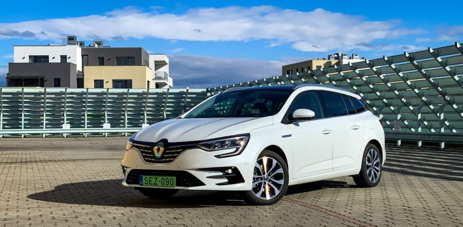 Aki kimarad, az lemarad – Renault Megane Grandtour e-Tech Plug-in hybrid - Autó & Motor - MOBILITY - megane phev teszt, megane plug-in hybrid teszt, megane teszt, renault megane grandtour etech plug-in hybrid teszt, renault phev eTech, 