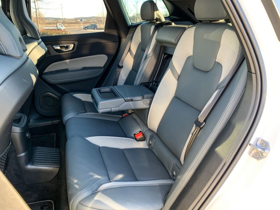 Életszerűre hangolva – Volvo XC60 T6 Recharge plug-in hybrid - Autó & Motor - MOBILITY - volvo xc60, Volvo XC60 plug-in hybrid teszt, Volvo XC60 T6 Recharge teszt, volvo xc60 teszt, 