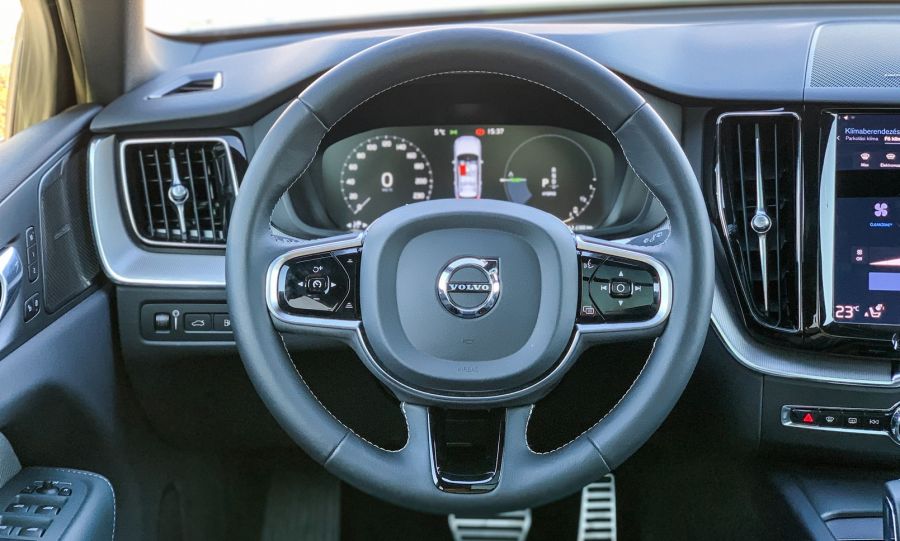 Életszerűre hangolva – Volvo XC60 T6 Recharge plug-in hybrid - Autó & Motor - MOBILITY - volvo xc60, Volvo XC60 plug-in hybrid teszt, Volvo XC60 T6 Recharge teszt, volvo xc60 teszt, 