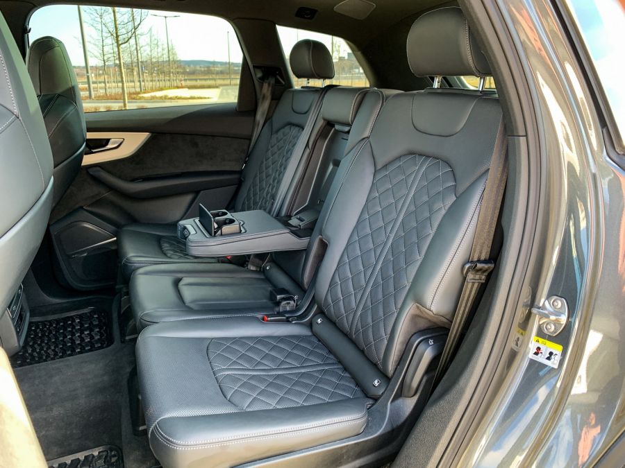 A luxus (elektromos)szekrény - Q7 S line 60 TFSIe quattro tiptronic - Autó & Motor - MOBILITY - audi q7 60tfsi teszt, audi q7 PHEV teszt, audi q7 plug-in hybrid teszt, q7 audi 2020, 