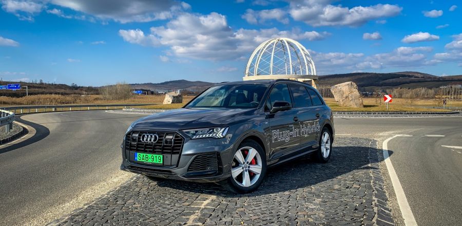 A luxus (elektromos)szekrény - Q7 S line 60 TFSIe quattro tiptronic - Autó & Motor - MOBILITY - audi q7 60tfsi teszt, audi q7 PHEV teszt, audi q7 plug-in hybrid teszt, q7 audi 2020, 