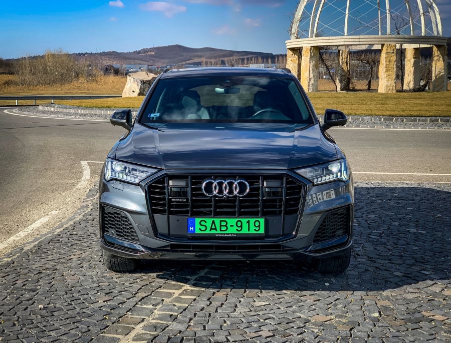 A luxus (elektromos)szekrény - Q7 S line 60 TFSIe quattro tiptronic - Autó & Motor - MOBILITY - audi q7 60tfsi teszt, audi q7 PHEV teszt, audi q7 plug-in hybrid teszt, q7 audi 2020, 