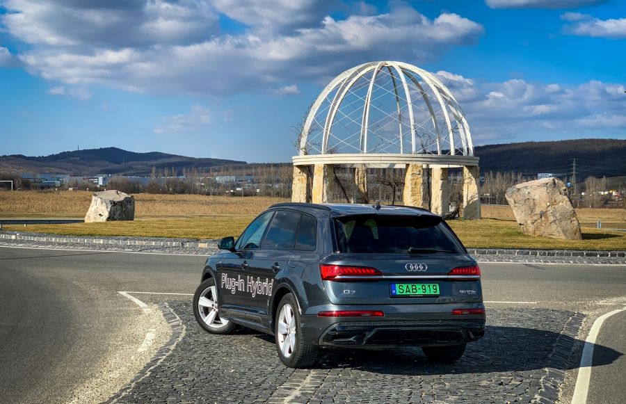 A luxus (elektromos)szekrény - Q7 S line 60 TFSIe quattro tiptronic - Autó & Motor - MOBILITY - audi q7 60tfsi teszt, audi q7 PHEV teszt, audi q7 plug-in hybrid teszt, q7 audi 2020, 