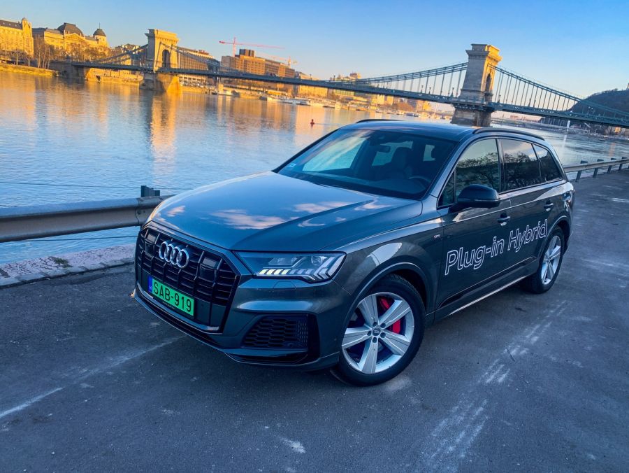 A luxus (elektromos)szekrény - Q7 S line 60 TFSIe quattro tiptronic - Autó & Motor - MOBILITY - audi q7 60tfsi teszt, audi q7 PHEV teszt, audi q7 plug-in hybrid teszt, q7 audi 2020, 