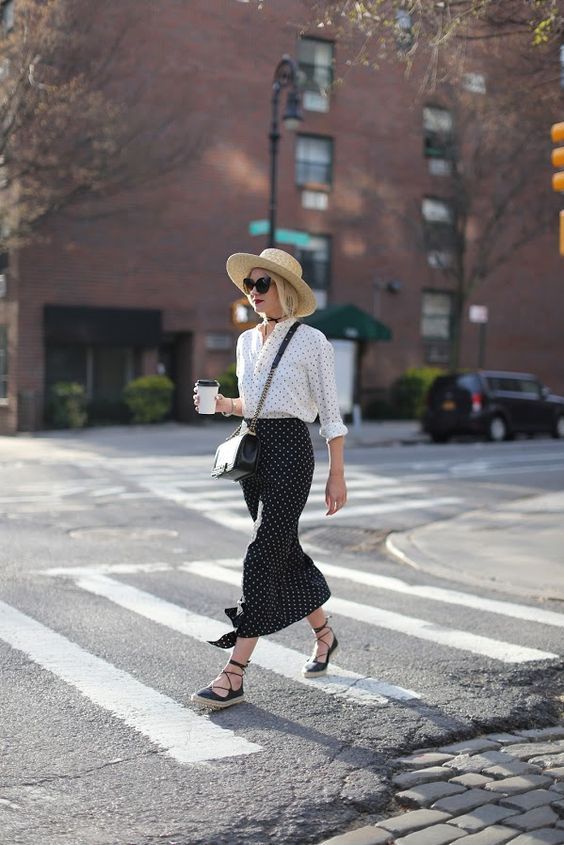 Stílusiskola: így lehetsz csinos tavasszal fekete-fehér szettekben -  -  - divat, fehér, fekete, stílus, tavasz, 