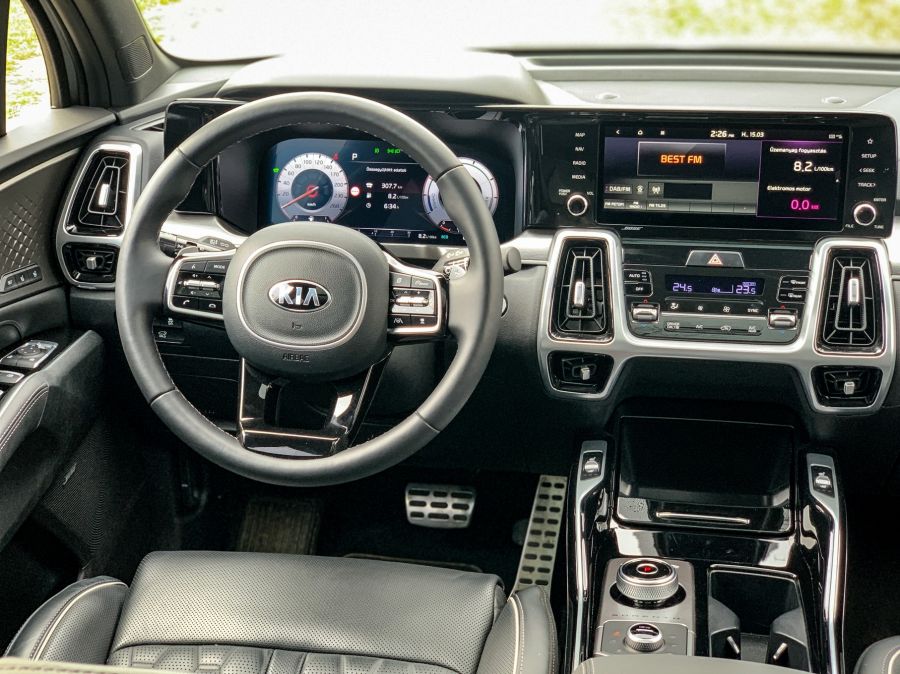 A KIA megérkezett, majd le is hagyott mindenkit – KIA Sorento 230 Hybrid - Autó & Motor - MOBILITY - kia sorento, kia sorento 230 hybrid teszt, sorento 2021 teszt, sorento hybrid teszt, sorento teszt, 