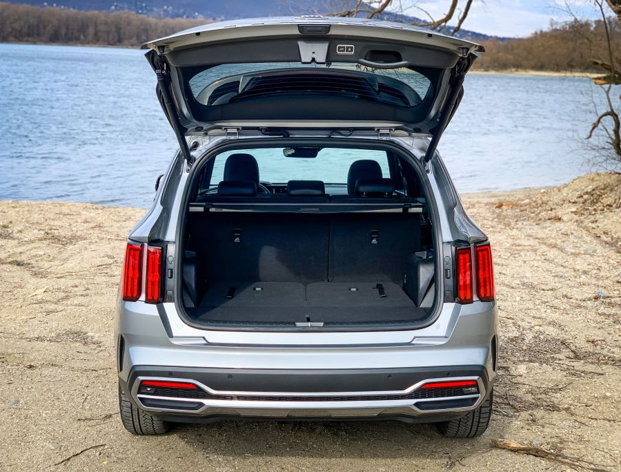 A KIA megérkezett, majd le is hagyott mindenkit – KIA Sorento 230 Hybrid - Autó & Motor - MOBILITY - kia sorento, kia sorento 230 hybrid teszt, sorento 2021 teszt, sorento hybrid teszt, sorento teszt, 