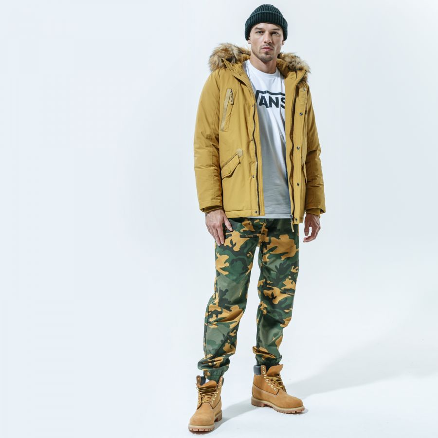 Hogyan állítsunk össze menő streetwear lookot? -  -  - melegítő nadrág, oversize ing, streetwear, streetwear look, 