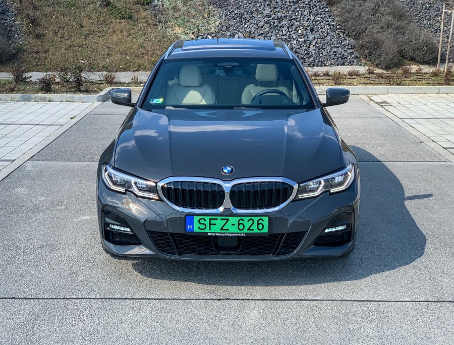 Vigyázz, kész, tölts – BMW 330e xDrive Touring - Autó & Motor - MOBILITY - 2021 BMW 330e Touring xDrive teszt, bmw 330 plug-in hybrid teszt, bmw 330e PHEV teszt, bmw 330e touring xdrive teszt, 