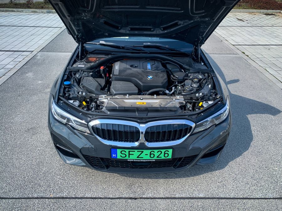 Vigyázz, kész, tölts – BMW 330e xDrive Touring - Autó & Motor - MOBILITY - 2021 BMW 330e Touring xDrive teszt, bmw 330 plug-in hybrid teszt, bmw 330e PHEV teszt, bmw 330e touring xdrive teszt, 