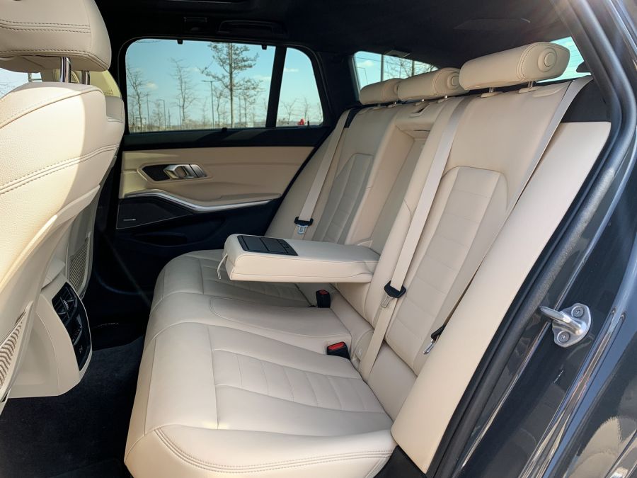 Vigyázz, kész, tölts – BMW 330e xDrive Touring - Autó & Motor - MOBILITY - 2021 BMW 330e Touring xDrive teszt, bmw 330 plug-in hybrid teszt, bmw 330e PHEV teszt, bmw 330e touring xdrive teszt, 