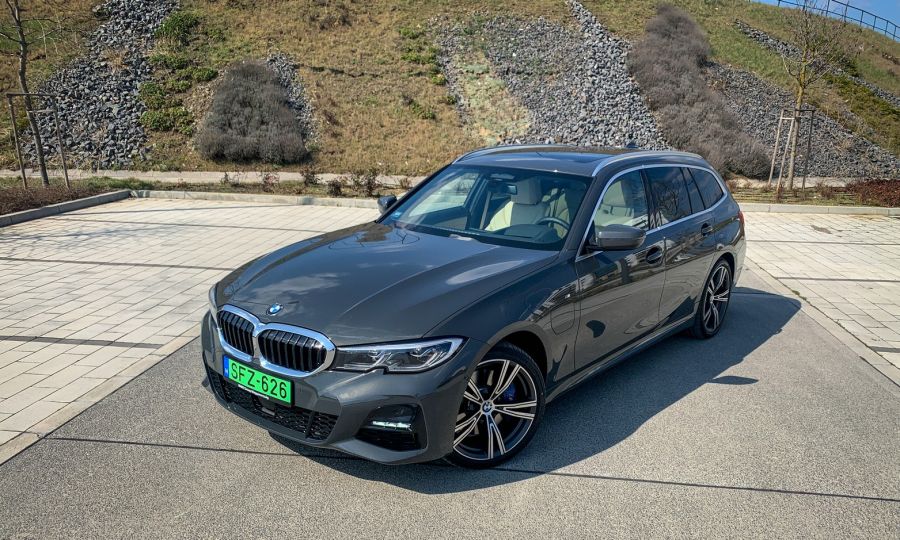 Vigyázz, kész, tölts – BMW 330e xDrive Touring - Autó & Motor - MOBILITY - 2021 BMW 330e Touring xDrive teszt, bmw 330 plug-in hybrid teszt, bmw 330e PHEV teszt, bmw 330e touring xdrive teszt, 