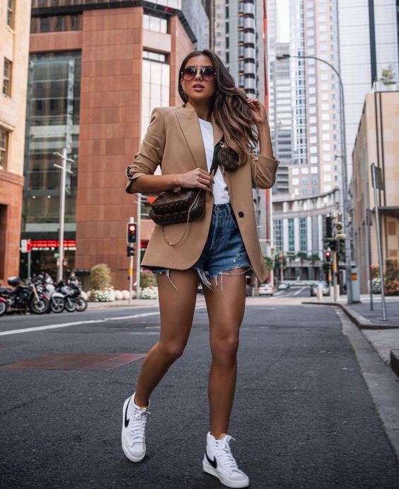 Stílusiskola: shortok blézerekkel a tavaszi szezonra -  -  - blézer, divat, outfit, short, stílus, 
