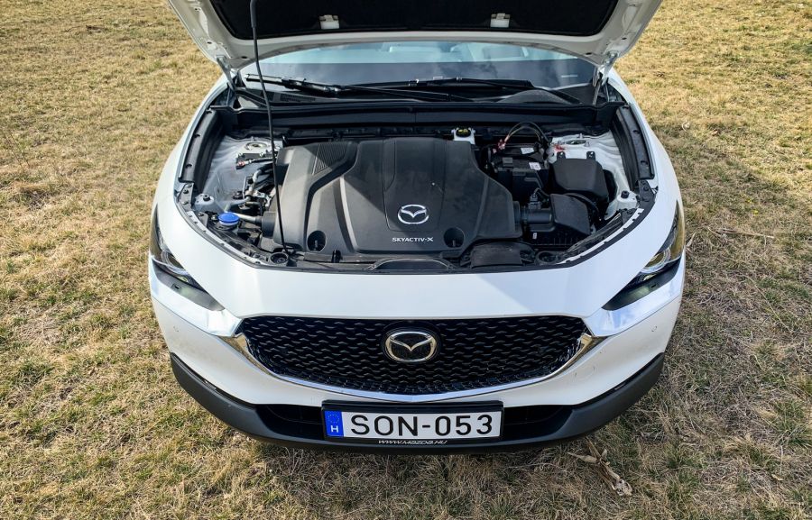 Párhuzamok – Mazda CX30 Skyactive X 100th Anniversary - Autó & Motor - MOBILITY - Mazda CX30 100th Anniversery teszt, Mazda CX30 skyactive X teszt, mazda cx30 teszt, 