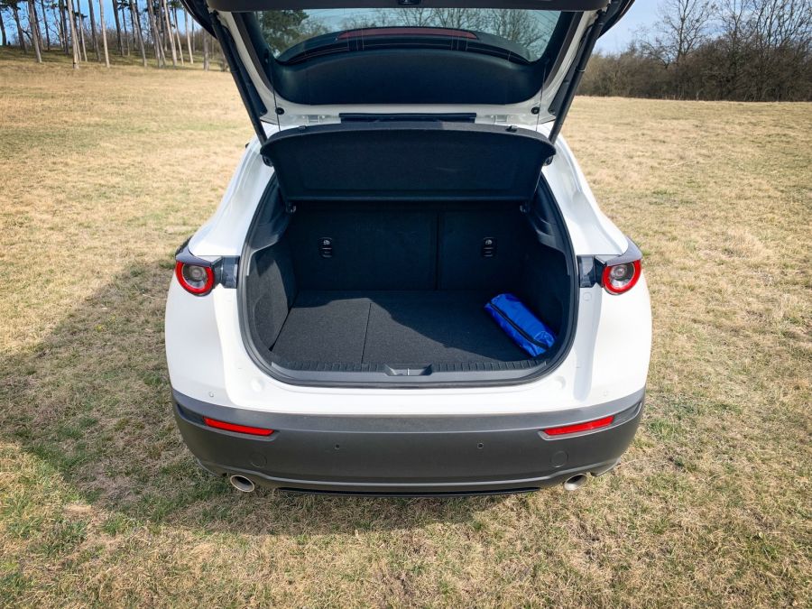 Párhuzamok – Mazda CX30 Skyactive X 100th Anniversary - Autó & Motor - MOBILITY - Mazda CX30 100th Anniversery teszt, Mazda CX30 skyactive X teszt, mazda cx30 teszt, 