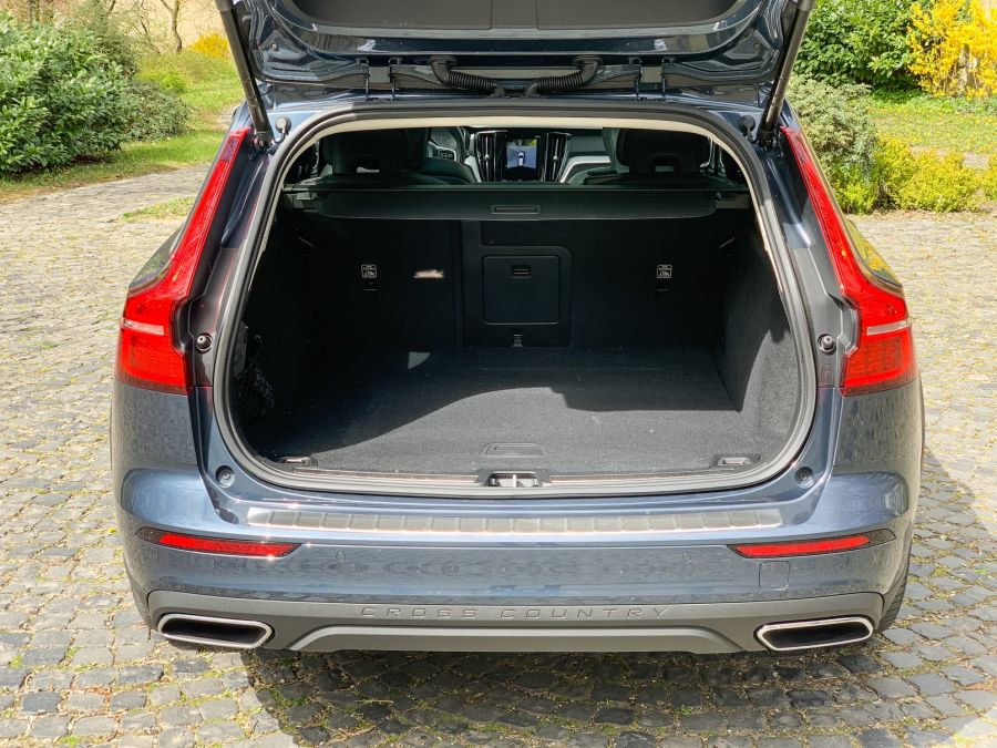 Klasszikus értékek új köntösben – Volvo V60 Cross Country B4 AWD - Autó & Motor - MOBILITY - Cross country B4 AWD tesztV60, v60 CC dízel teszt, v60 cross country, volvo v60, Volvo V60 Cross Country teszt, Volvo v60 dízel teszt, 