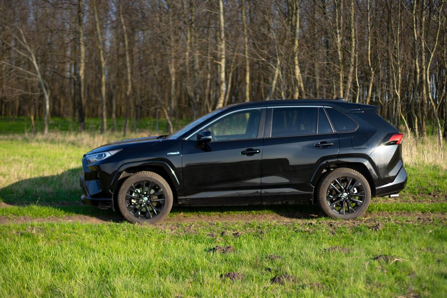 Black Cars Matter – Toyota Rav4 Black Edition - Autó & Motor - MOBILITY - rav4 2021, rav4 black edition, Rav4 black edition teszt, rav4 toyota, Toyota rav4 full-hybrid teszt, Toyota rav4 hybrid teszt, 