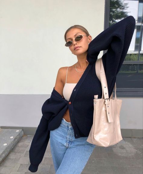 Stílusiskola: a kardigán is lehet szexi -  -  -