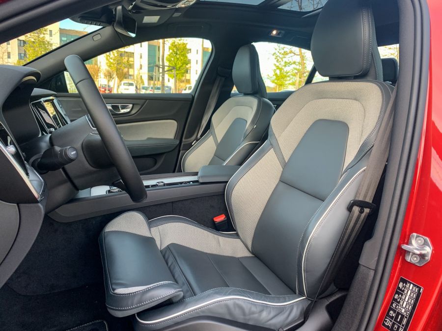 Egynél jobb a kettő – Volvo S60 B3 és T5 - Autó & Motor - MOBILITY - S60 teszt, s60 volvo, volvo s60, Volvo S60 B3 mild-hybrid teszt, Volvo S60 D3 vs. T5, Volvo S60 T5 teszt, 