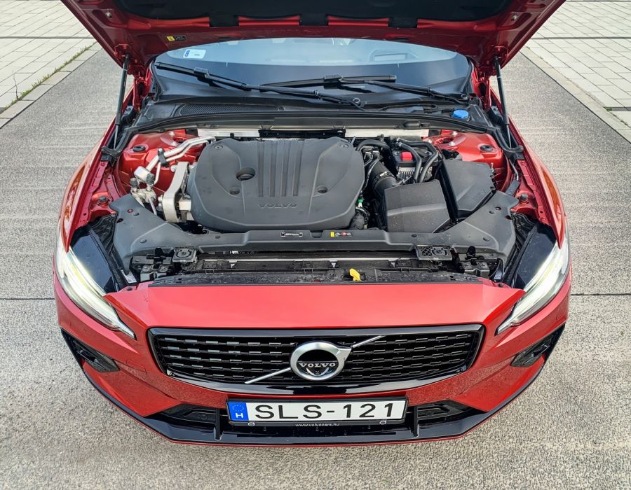 Egynél jobb a kettő – Volvo S60 B3 és T5 - Autó & Motor - MOBILITY - S60 teszt, s60 volvo, volvo s60, Volvo S60 B3 mild-hybrid teszt, Volvo S60 D3 vs. T5, Volvo S60 T5 teszt, 
