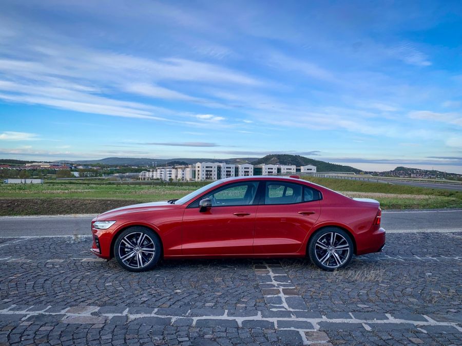 Egynél jobb a kettő – Volvo S60 B3 és T5 - Autó & Motor - MOBILITY - S60 teszt, s60 volvo, volvo s60, Volvo S60 B3 mild-hybrid teszt, Volvo S60 D3 vs. T5, Volvo S60 T5 teszt, 