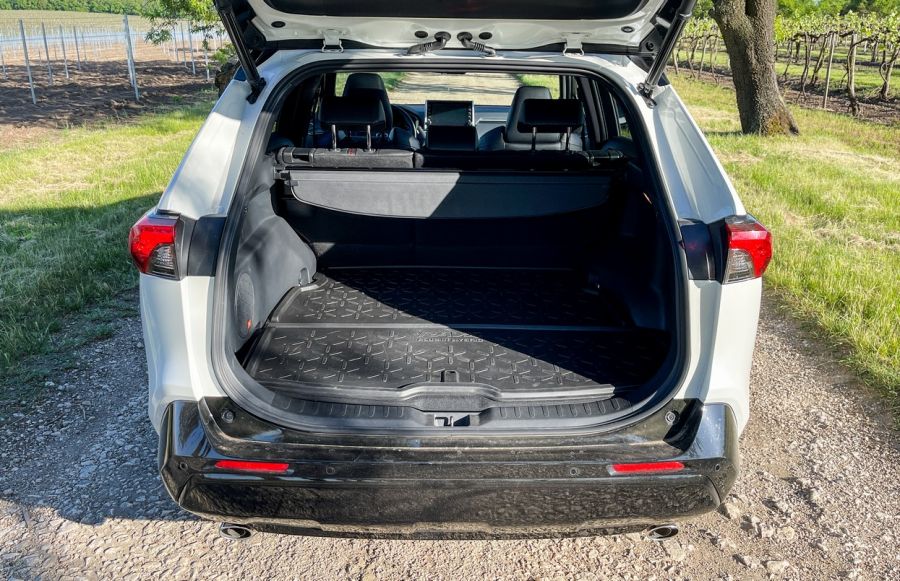 Úgy is venni fogjuk előbb vagy utóbb – Toyota RAV4 Plug-in hybrid - Autó & Motor - MOBILITY - rav4 2021, rav4 hybrid teszt, rav4 teszt, Toyota RAV4 plug-in hybrd, Toyota RAV4 teszt, Toyota SUV teszt, 