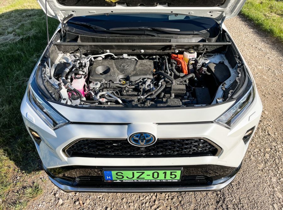 Úgy is venni fogjuk előbb vagy utóbb – Toyota RAV4 Plug-in hybrid - Autó & Motor - MOBILITY - rav4 2021, rav4 hybrid teszt, rav4 teszt, Toyota RAV4 plug-in hybrd, Toyota RAV4 teszt, Toyota SUV teszt, 