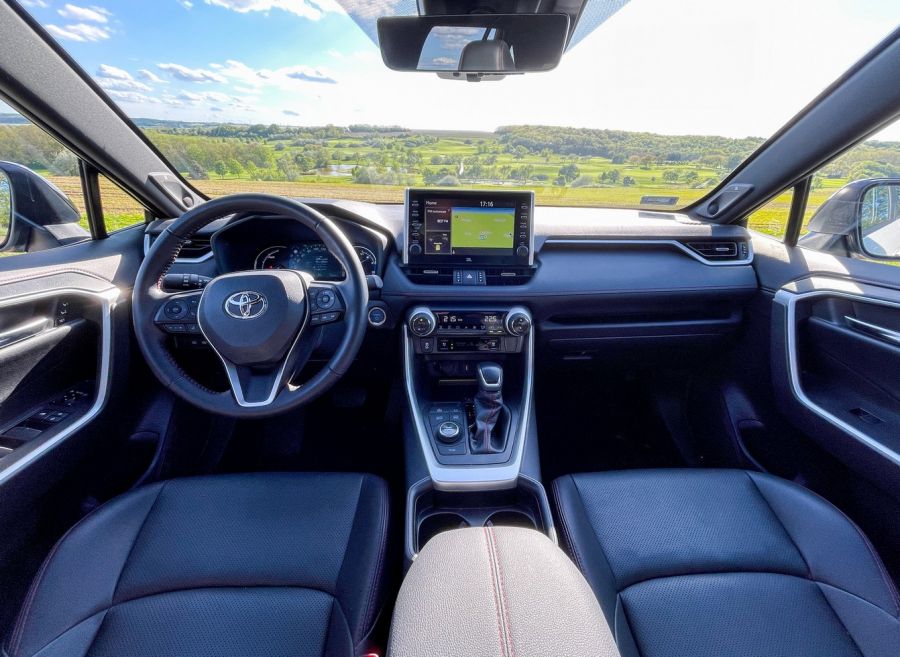 Úgy is venni fogjuk előbb vagy utóbb – Toyota RAV4 Plug-in hybrid - Autó & Motor - MOBILITY - rav4 2021, rav4 hybrid teszt, rav4 teszt, Toyota RAV4 plug-in hybrd, Toyota RAV4 teszt, Toyota SUV teszt, 