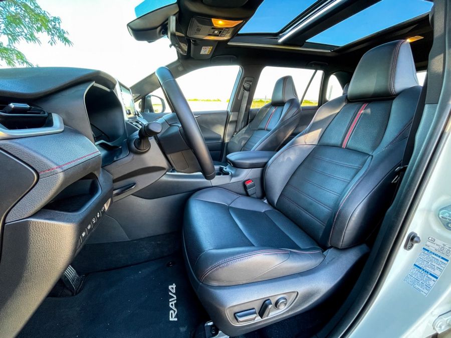 Úgy is venni fogjuk előbb vagy utóbb – Toyota RAV4 Plug-in hybrid - Autó & Motor - MOBILITY - rav4 2021, rav4 hybrid teszt, rav4 teszt, Toyota RAV4 plug-in hybrd, Toyota RAV4 teszt, Toyota SUV teszt, 