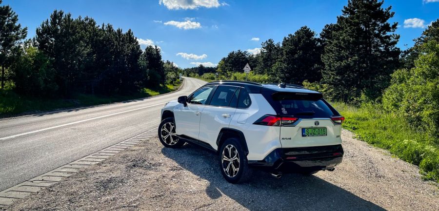 Úgy is venni fogjuk előbb vagy utóbb – Toyota RAV4 Plug-in hybrid - Autó & Motor - MOBILITY - rav4 2021, rav4 hybrid teszt, rav4 teszt, Toyota RAV4 plug-in hybrd, Toyota RAV4 teszt, Toyota SUV teszt, 