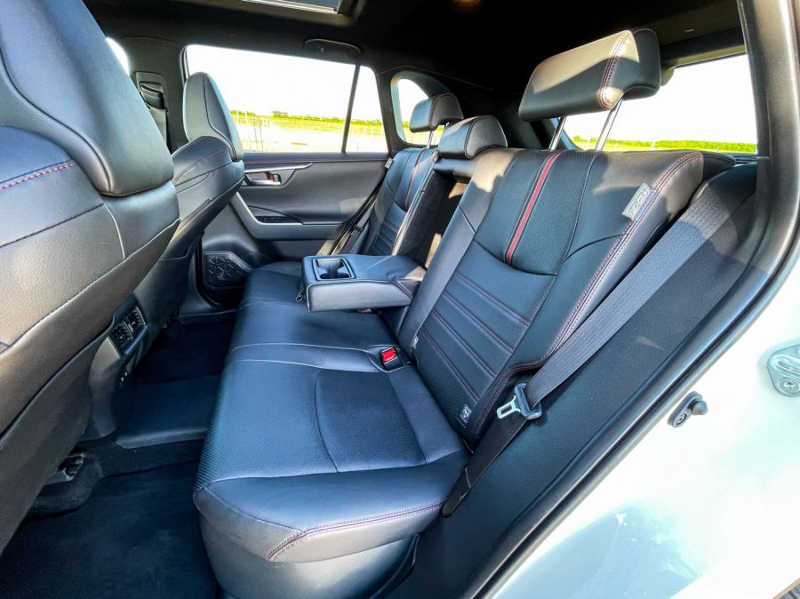 Úgy is venni fogjuk előbb vagy utóbb – Toyota RAV4 Plug-in hybrid - Autó & Motor - MOBILITY - rav4 2021, rav4 hybrid teszt, rav4 teszt, Toyota RAV4 plug-in hybrd, Toyota RAV4 teszt, Toyota SUV teszt, 