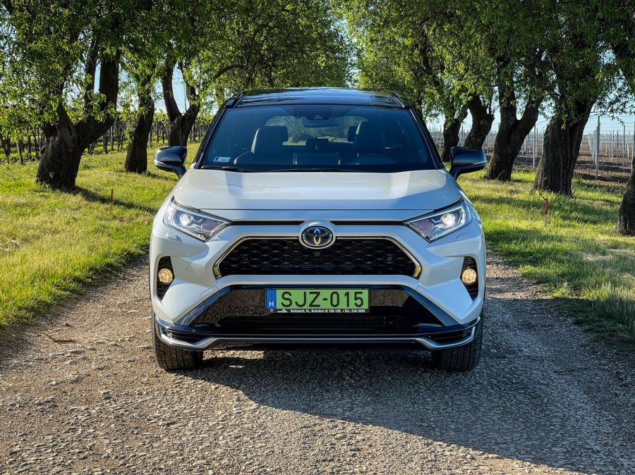 Úgy is venni fogjuk előbb vagy utóbb – Toyota RAV4 Plug-in hybrid - Autó & Motor - MOBILITY - rav4 2021, rav4 hybrid teszt, rav4 teszt, Toyota RAV4 plug-in hybrd, Toyota RAV4 teszt, Toyota SUV teszt, 