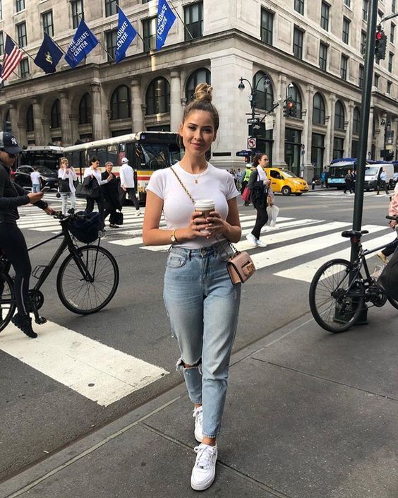 Stílusiskola: nyáron is farmer és fehér felső -  -  - divat, farmer, fehér felső, outfit, stílus, 