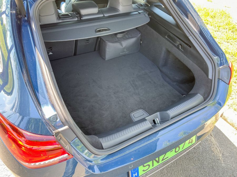 Mint a nagyok – Mercedes-Benz CLA 250e Shooting Brake - Autó & Motor - MOBILITY - cla shooting brake PHEV teszt, cla shooting brake teszt, cla tesz, cla teszt, mercedes cla, mercedes cla 250e plug-in hybrid teszt, mercedes cla shooting brake teszt, mercedes-benz cla, 