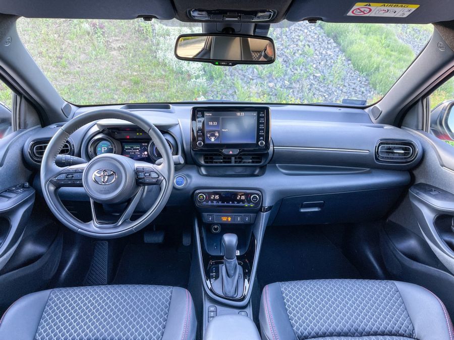 Mi kell a nőnek? – Toyota Yaris 1.5 Hybrid 116LE - Autó & Motor - MOBILITY - Toyota Yaris 1%2C5 Hybrid teszt, Toyota yaris 2021 teszt, yaris hybrid, yaris hybris teszt, 