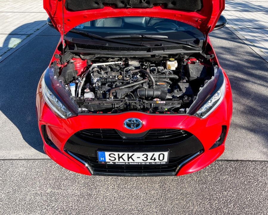Mi kell a nőnek? – Toyota Yaris 1.5 Hybrid 116LE - Autó & Motor - MOBILITY - Toyota Yaris 1%2C5 Hybrid teszt, Toyota yaris 2021 teszt, yaris hybrid, yaris hybris teszt, 