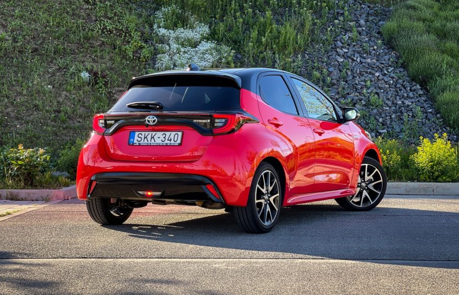 Mi kell a nőnek? – Toyota Yaris 1.5 Hybrid 116LE - Autó & Motor - MOBILITY - Toyota Yaris 1%2C5 Hybrid teszt, Toyota yaris 2021 teszt, yaris hybrid, yaris hybris teszt, 
