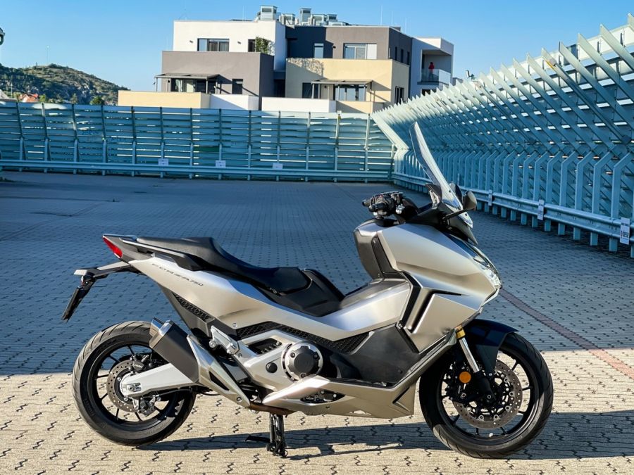 A robogómotorkerékpár – Honda Forza 750 - Autó & Motor - MOBILITY - Forza 750 teszt, Honda Forza, Honda forza 2021 teszt, Honda Forza 750, Honda robogó teszt, 
