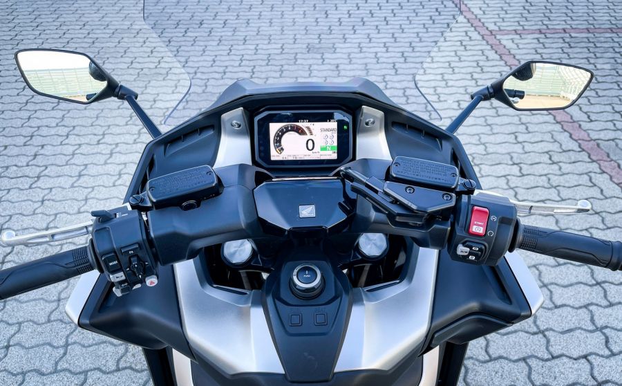 A robogómotorkerékpár – Honda Forza 750 - Autó & Motor - MOBILITY - Forza 750 teszt, Honda Forza, Honda forza 2021 teszt, Honda Forza 750, Honda robogó teszt, 