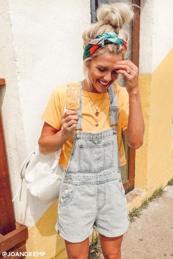 Stílusiskola: így viselj kantáros nadrágokat -  -  - divat, kantáros nadrág, nyár, outfit, stílus, 