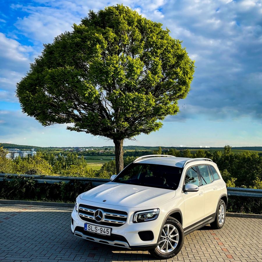 Alaptípus Mercedes módra, avagy 3 gyerek és a 3 ágú csillag – Mercedes GLB 180d - Autó & Motor - MOBILITY - glb mercedes, glb teszt, mercedes glb dízel, mercedes terepjáró, mercedes-benz glb 180d teszt, 