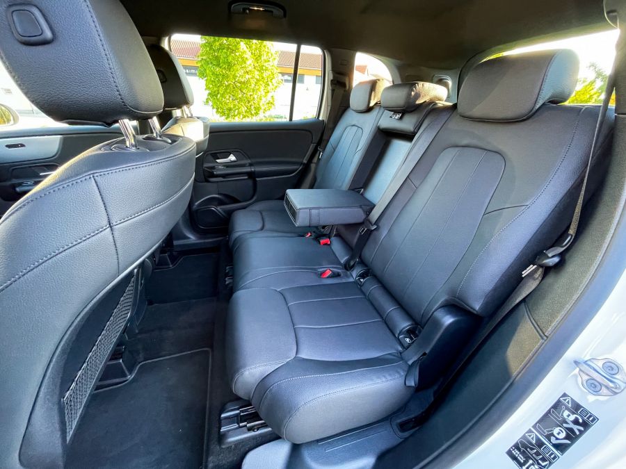 Alaptípus Mercedes módra, avagy 3 gyerek és a 3 ágú csillag – Mercedes GLB 180d - Autó & Motor - MOBILITY - glb mercedes, glb teszt, mercedes glb dízel, mercedes terepjáró, mercedes-benz glb 180d teszt, 