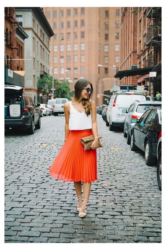 Stílususikola: így viselj nyáron pliszírozott szoknyákat -  -  - divat, nyár, pliszírozott szoknya, stílus, szoknya, szoknya divat 2021, 