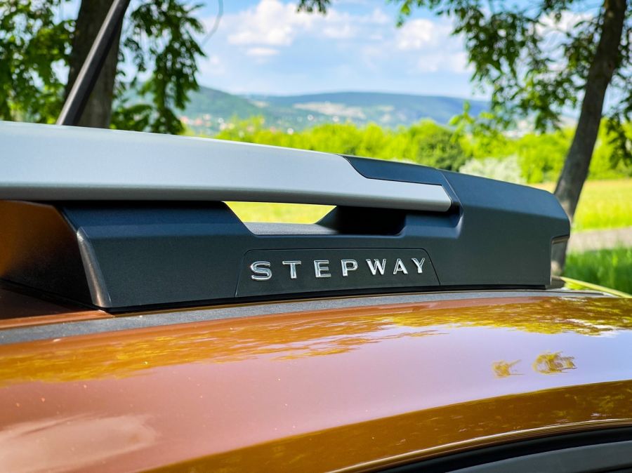 Tényleg ez a low-cost? – Dacia Sandero Stepway Comfort TCe 90 CVT - Autó & Motor - MOBILITY - dacia sandero, sandero 2021, sandero stepway, sandero stepway 2021, sandero stepway confort rce 90 cvt teszt, sandero stepway teszt, sandero teszt, 