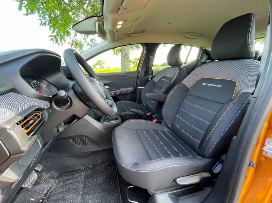 Tényleg ez a low-cost? – Dacia Sandero Stepway Comfort TCe 90 CVT - Autó & Motor - MOBILITY - dacia sandero, sandero 2021, sandero stepway, sandero stepway 2021, sandero stepway confort rce 90 cvt teszt, sandero stepway teszt, sandero teszt, 