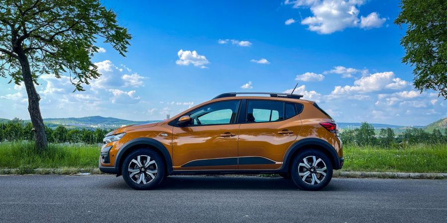 Tényleg ez a low-cost? – Dacia Sandero Stepway Comfort TCe 90 CVT - Autó & Motor - MOBILITY - dacia sandero, sandero 2021, sandero stepway, sandero stepway 2021, sandero stepway confort rce 90 cvt teszt, sandero stepway teszt, sandero teszt, 
