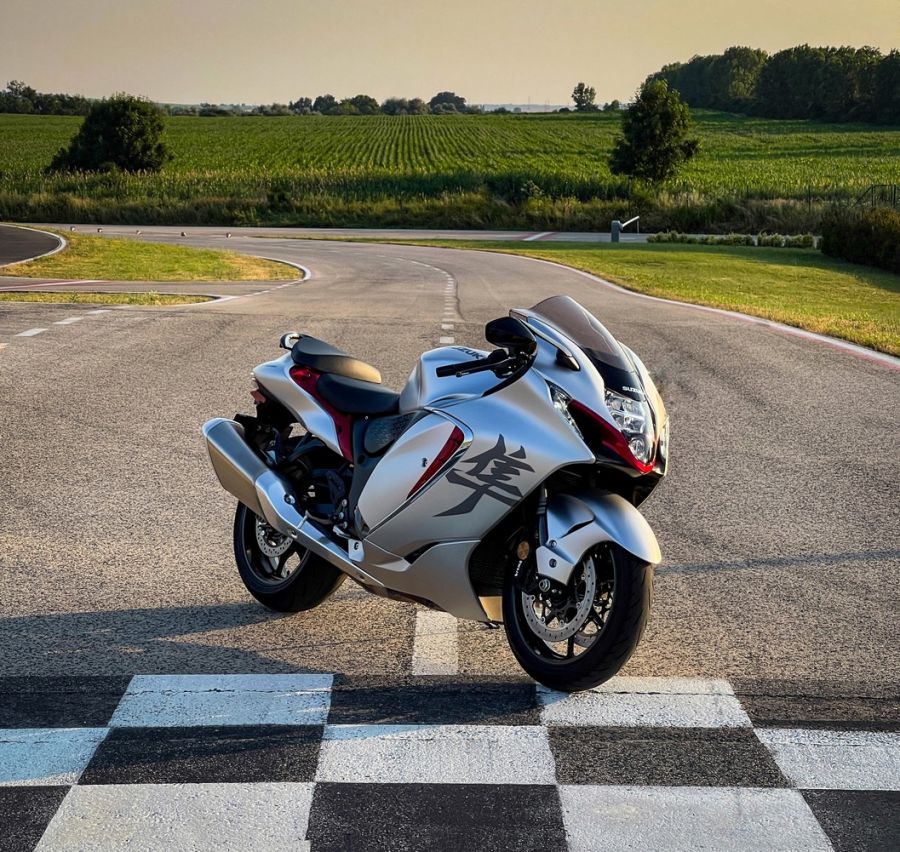 Borotvaéles penge – Suzuki Hayabusa 2021 - Autó & Motor - MOBILITY - 2021 Suzuki Hayabusa, hayabusa, hayabusa 2021, Suzuki Hayabusa teszt, 