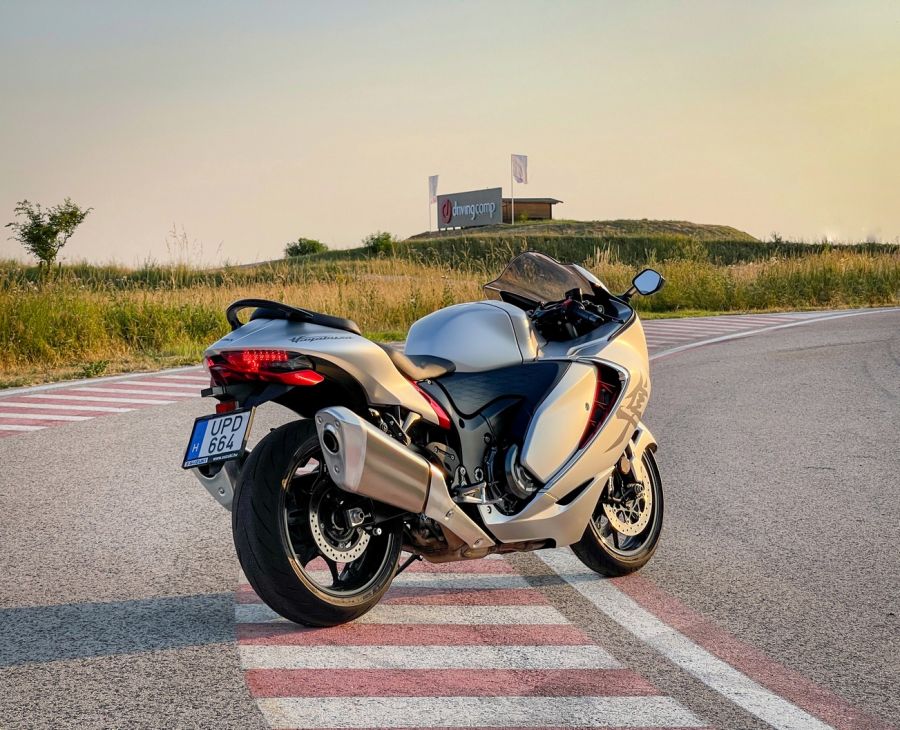 Borotvaéles penge – Suzuki Hayabusa 2021 - Autó & Motor - MOBILITY - 2021 Suzuki Hayabusa, hayabusa, hayabusa 2021, Suzuki Hayabusa teszt, 