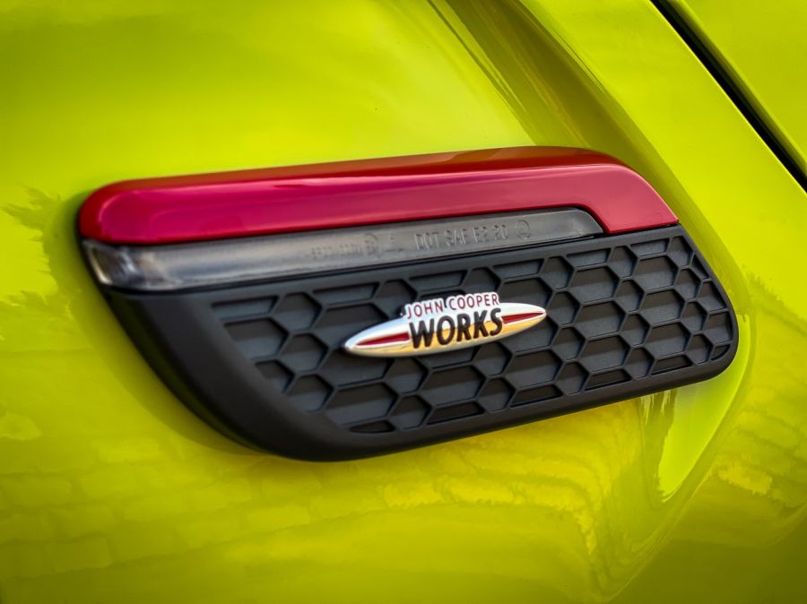 Csak az élvezet végett – Mini JCW Cabrio 2021 - Autó & Motor - MOBILITY - Mini  2021, Mini Cabrio teszt, Mini JWC Cabrio 2021 teszt, Mini teszt, 